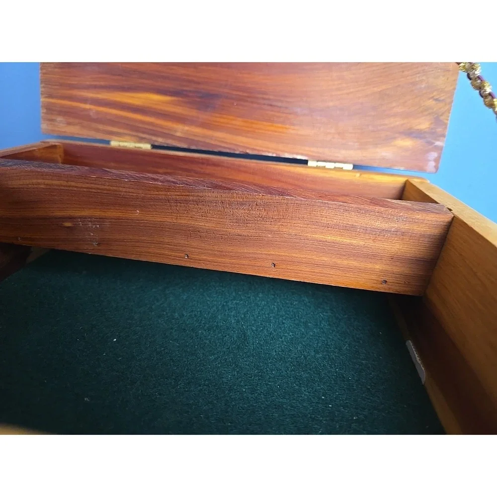 VTG Handcrafted Wooden Lidded Box‎ Felt Lined Thick Storage Trinket Cigar Hidden